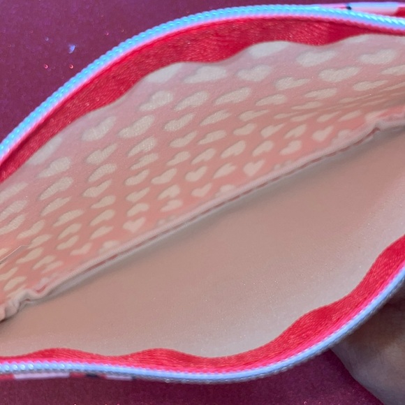 3/$10 Ipsy Glam Bag New Unused February 2022 Red Pink Valentine Hearts MakeupBag - Picture 4 of 5